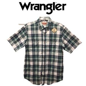 Wrangler Men’s Rugged Wear Green Plaid Short Sleeve Button Up Shirt Size Medium